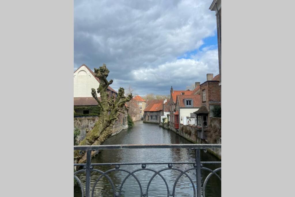 Studio With Terrace In 17th Century House Appartamento Bruges